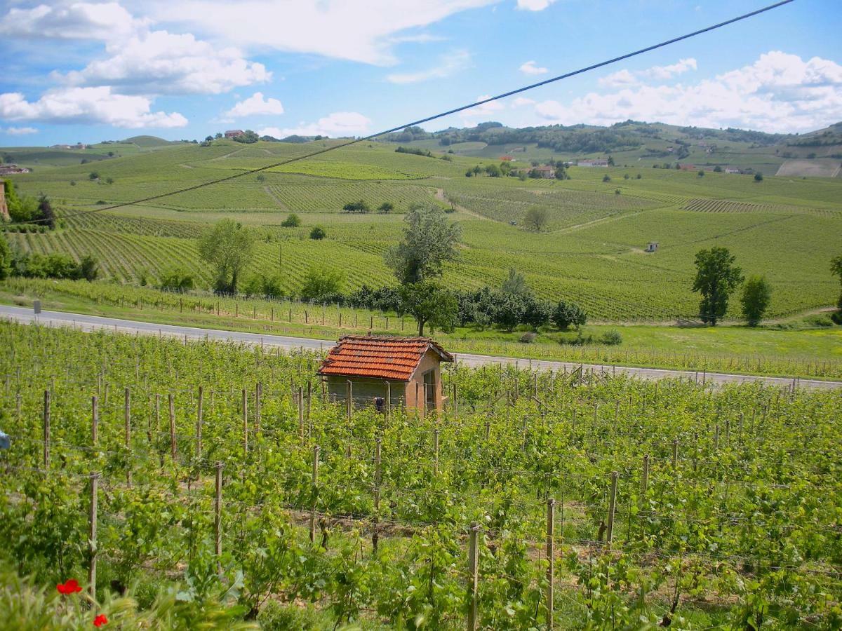 Cascina Tra I Vigneti A Nizza Monferrato Villa Exterior photo